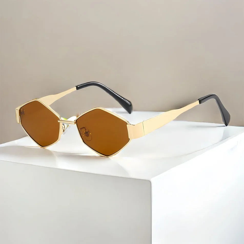 Óculos de Sol Fashion Hexagono Marrom Claro e Dourado