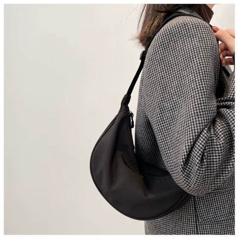 Bolsa Cross Body Transversal de Nylon na cor PRETA